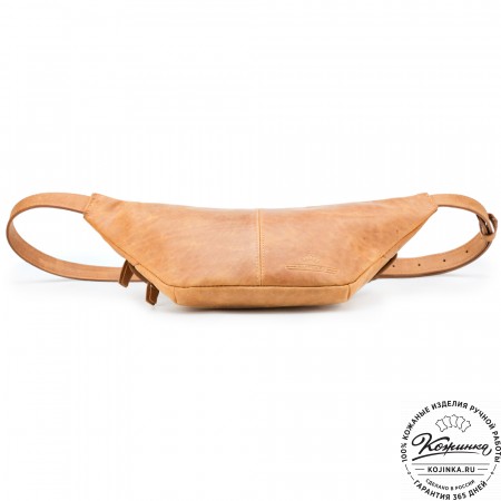 Кожаная сумка на пояс "Камиль" (песочный крейзи) 